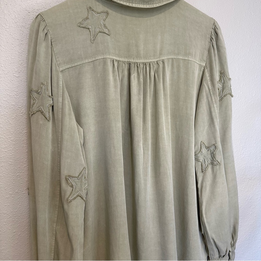 Easel Washed Sage Star Patch Button Down Shirt - image 8